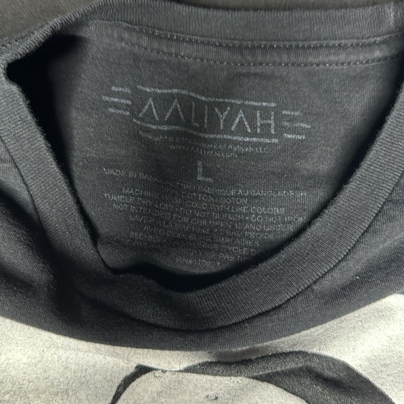 Aaliyah Graphic Tee Shirt - Picture 2 of 2